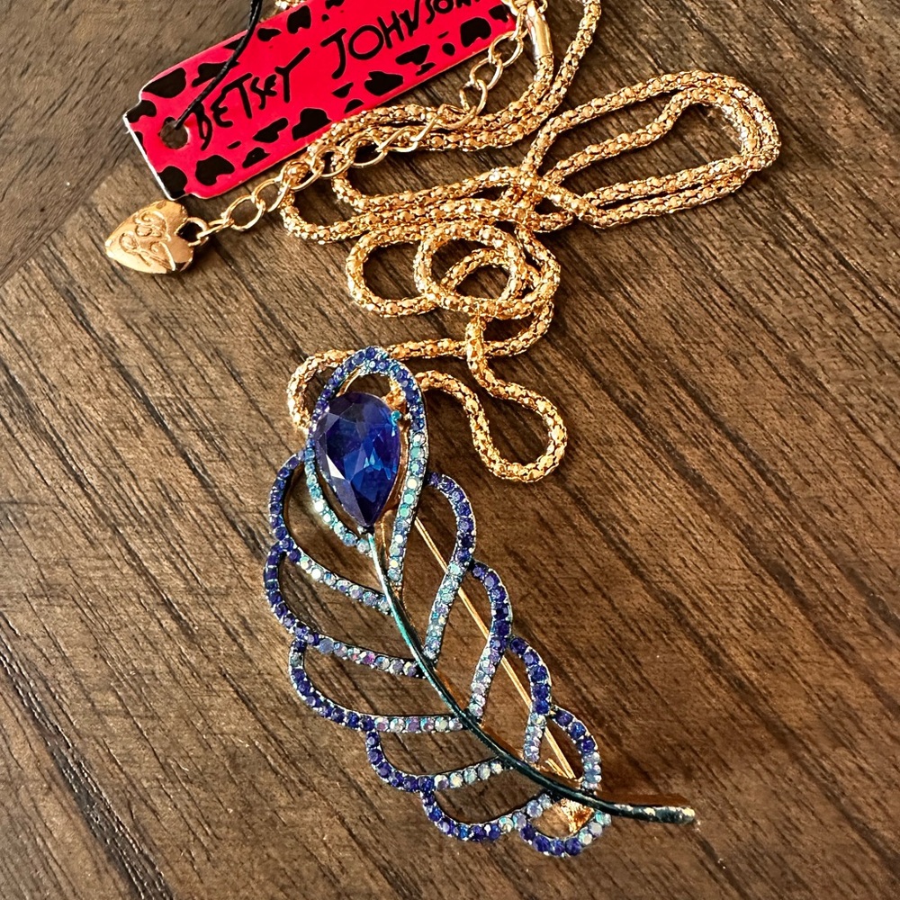 Betsey Johnson Blue crystal Gold tone Feather Brooch/Necklace NWT - Picture 4 of 6